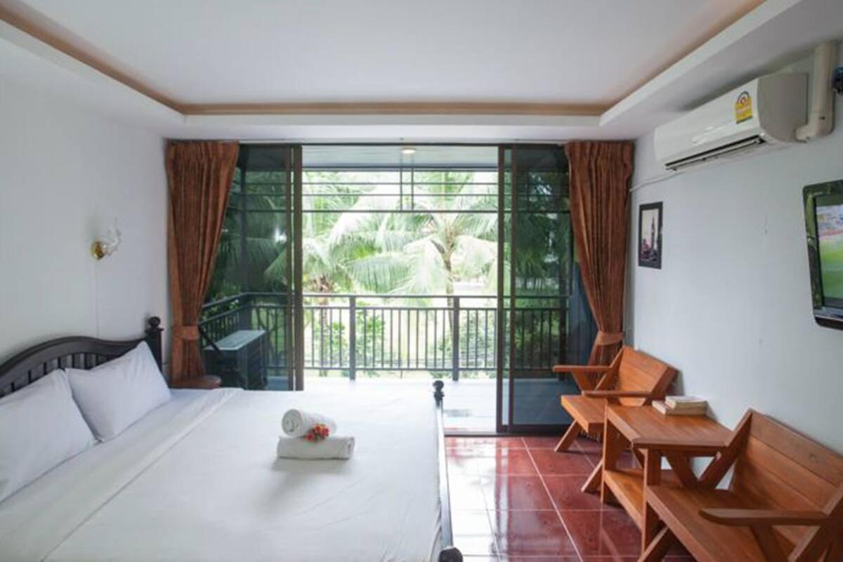 Kamala Bay Inn Bagian luar foto